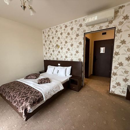 Hotel Miky アラド エクステリア 写真